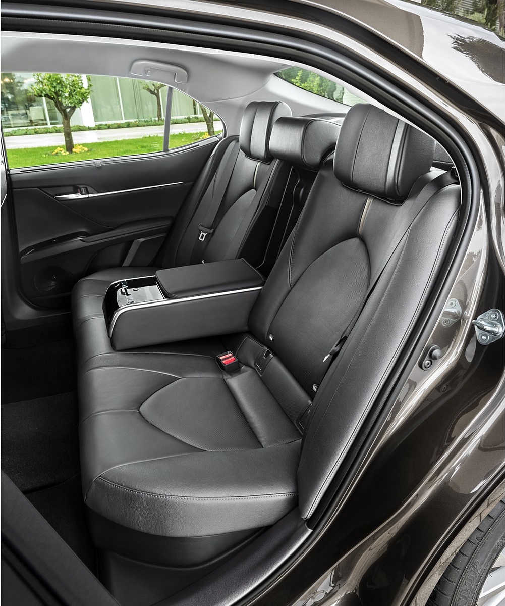 2019 Toyota Camry Hybrid (Euro-Spec) Interior Rear Seats Wallpapers #70 of 92