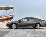 2019 Toyota Camry Hybrid (Euro-Spec) Side Wallpapers 150x120 (48)
