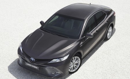 2019 Toyota Camry Hybrid (Euro-Spec) Top Wallpapers 450x275 (76)