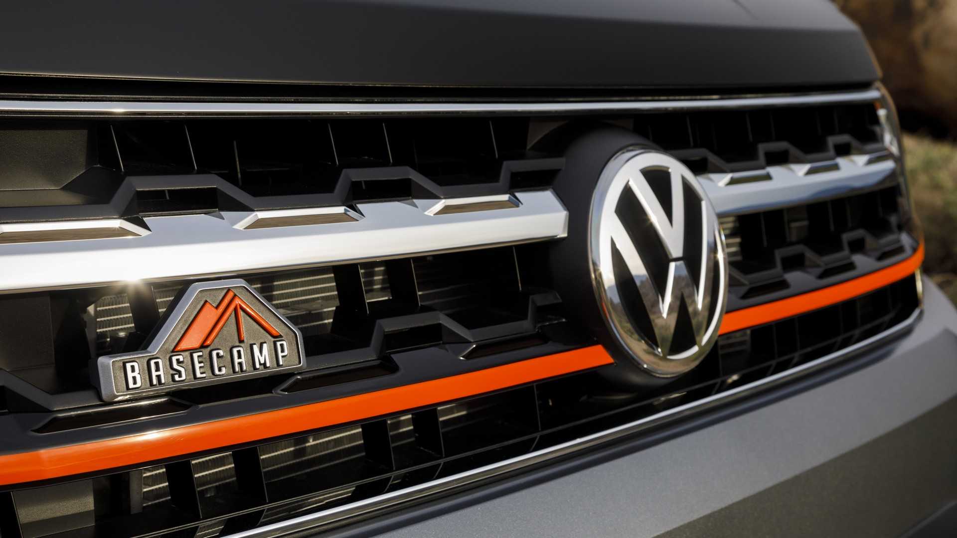2019 Volkswagen Atlas Basecamp Concept Badge Wallpapers #21 of 27