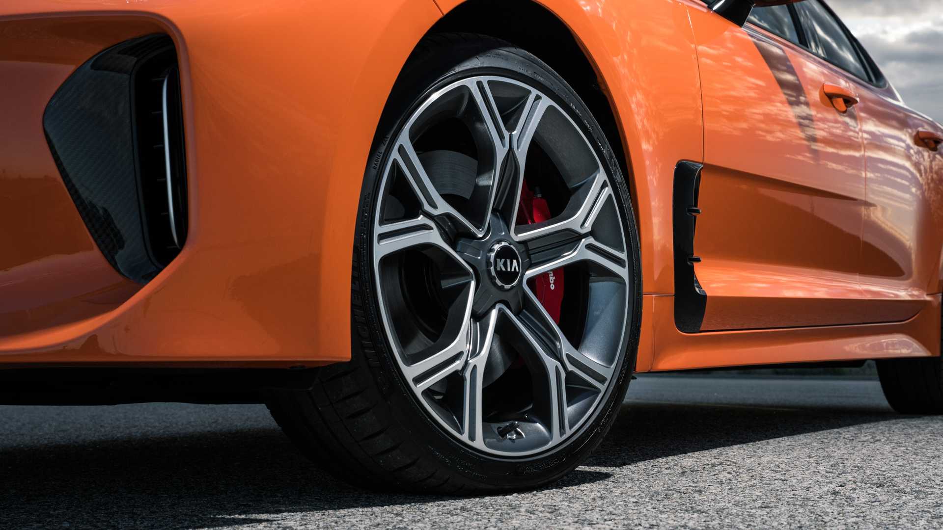 2020 Kia Stinger GTS Wheel Wallpapers (7)