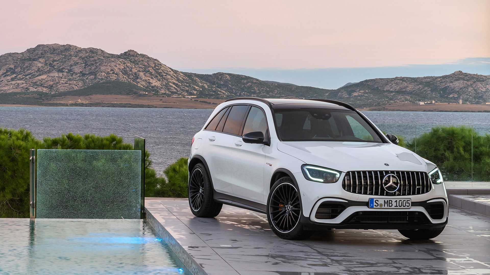 2020 Mercedes-AMG GLC 63 Front Three-Quarter Wallpapers #87 of 102