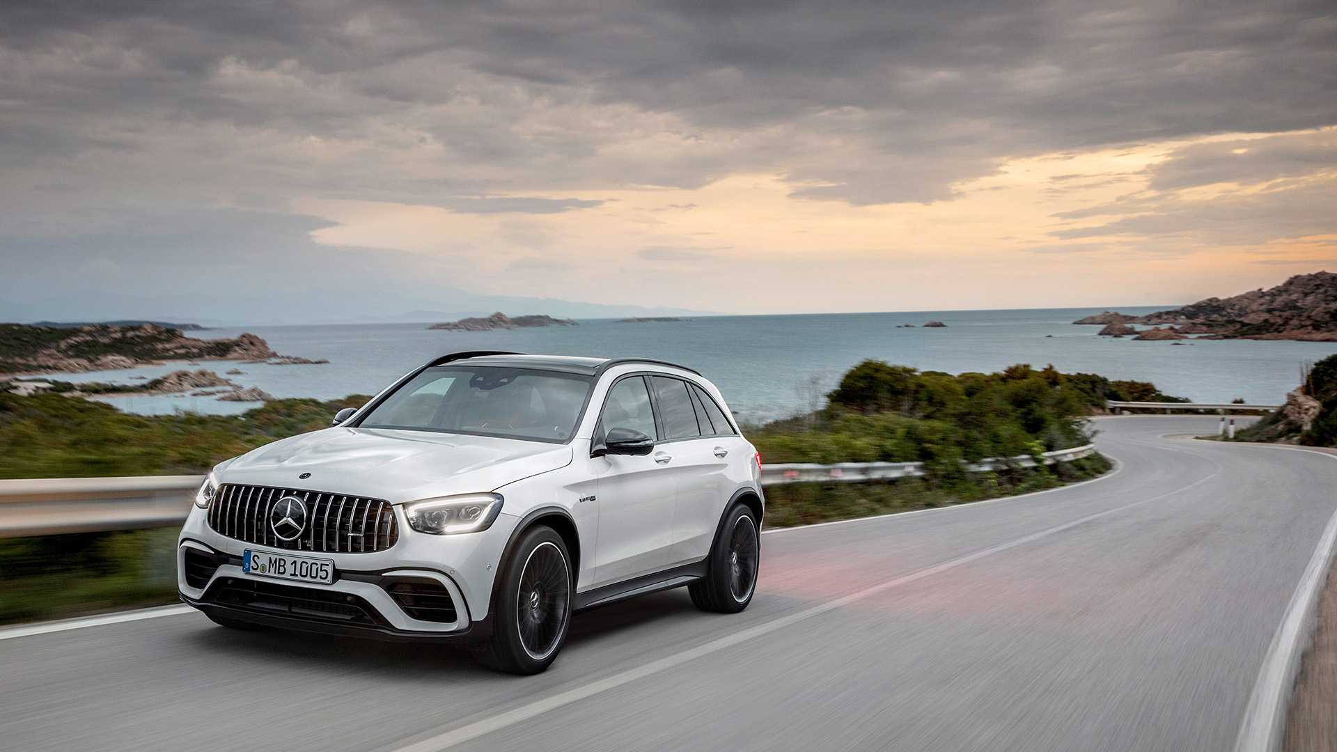 2020 Mercedes-AMG GLC 63 Front Three-Quarter Wallpapers #82 of 102