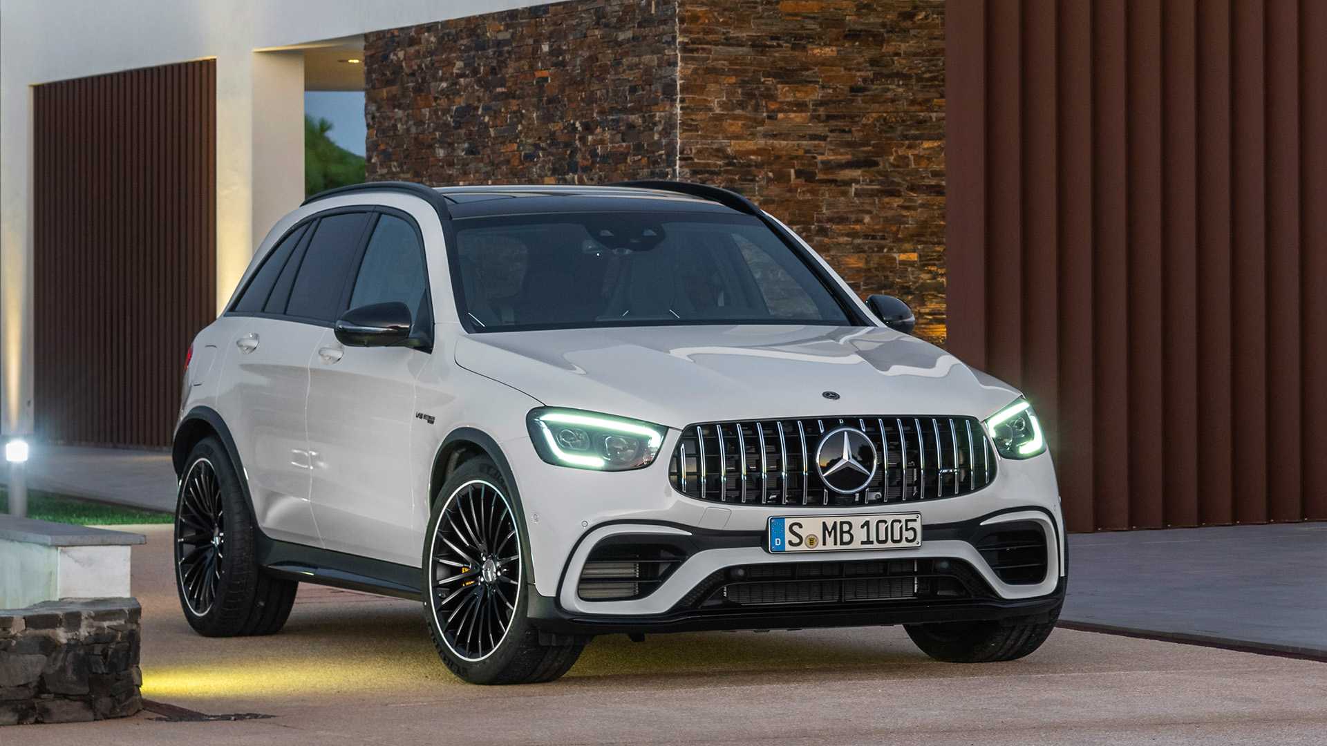 2020 Mercedes-AMG GLC 63 Front Wallpapers #88 of 102