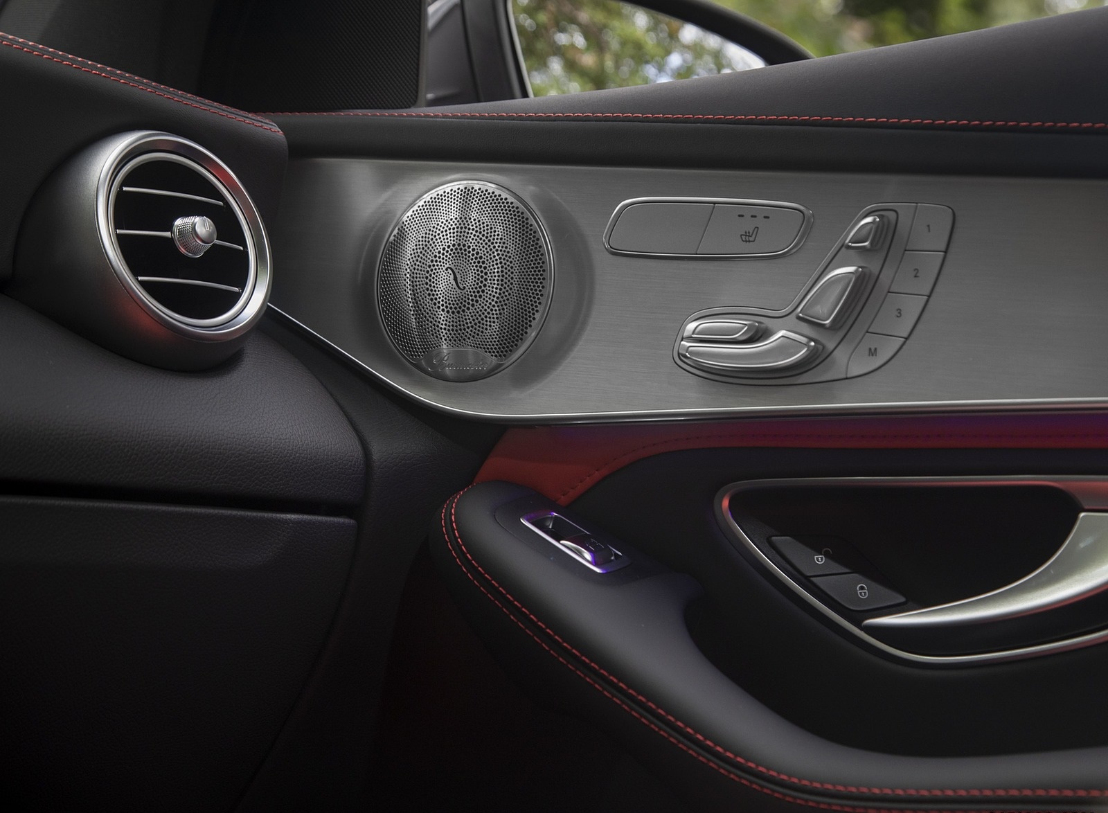 2020 Mercedes-AMG GLC 63 S Coupe (US-Spec) Interior Detail Wallpapers #58 of 90