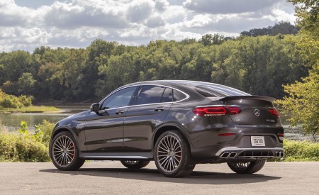 2020 Mercedes-AMG GLC 63 S Coupe (US-Spec) Rear Three-Quarter Wallpapers 450x275 (25)