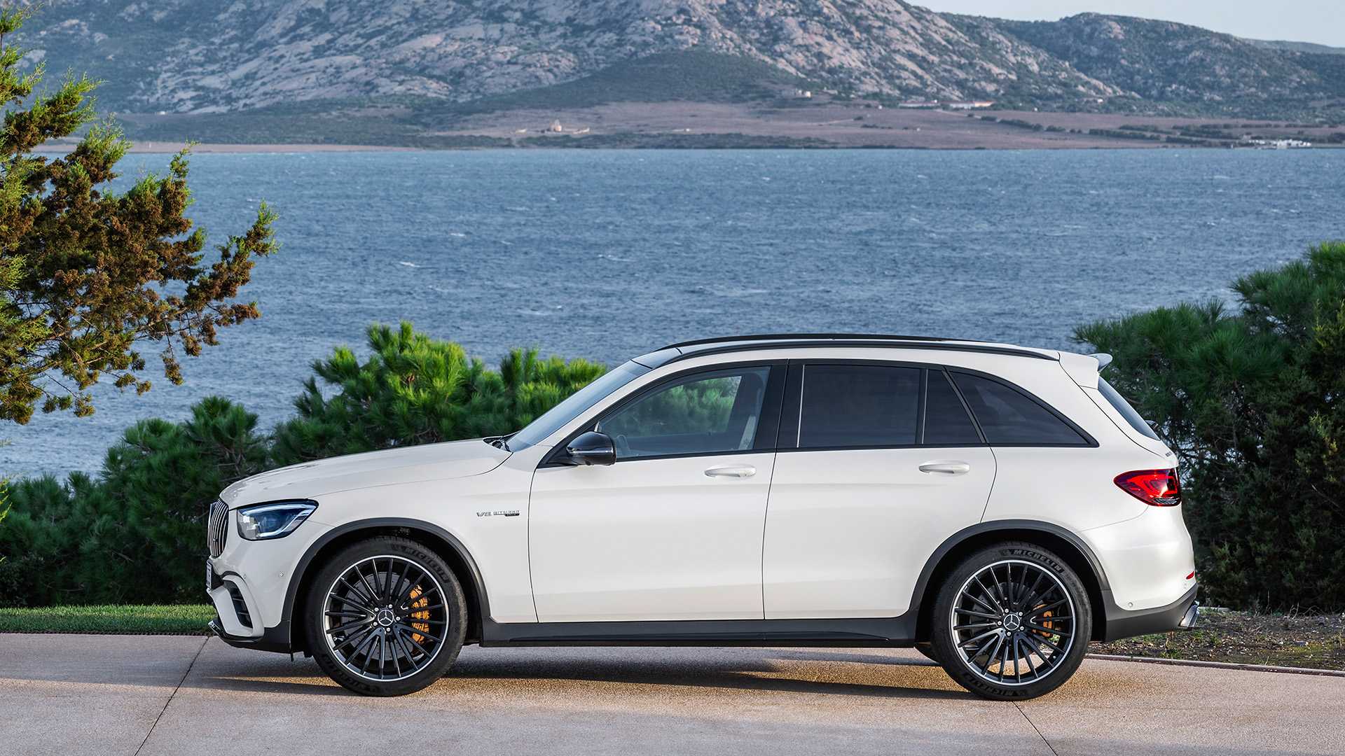 2020 Mercedes-AMG GLC 63 Side Wallpapers #92 of 102