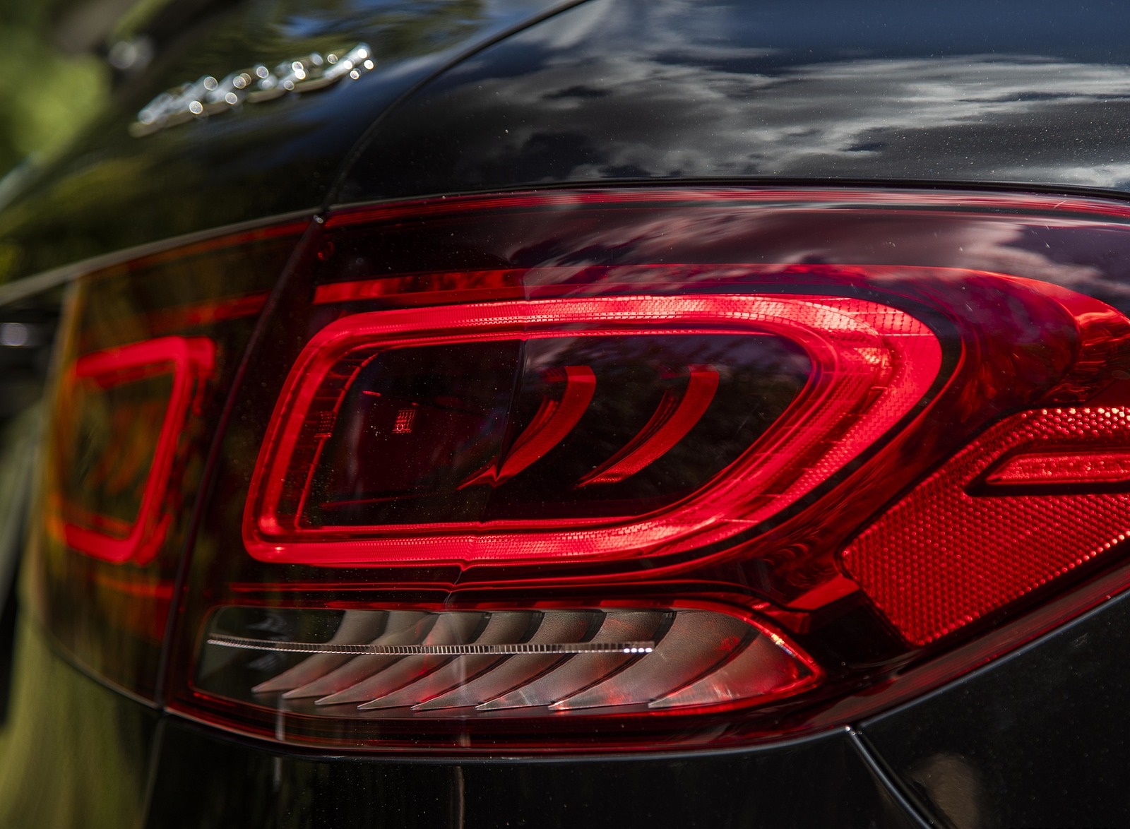 2020 Mercedes-AMG GLC 63 (US-Spec) Tail Light Wallpapers #31 of 102