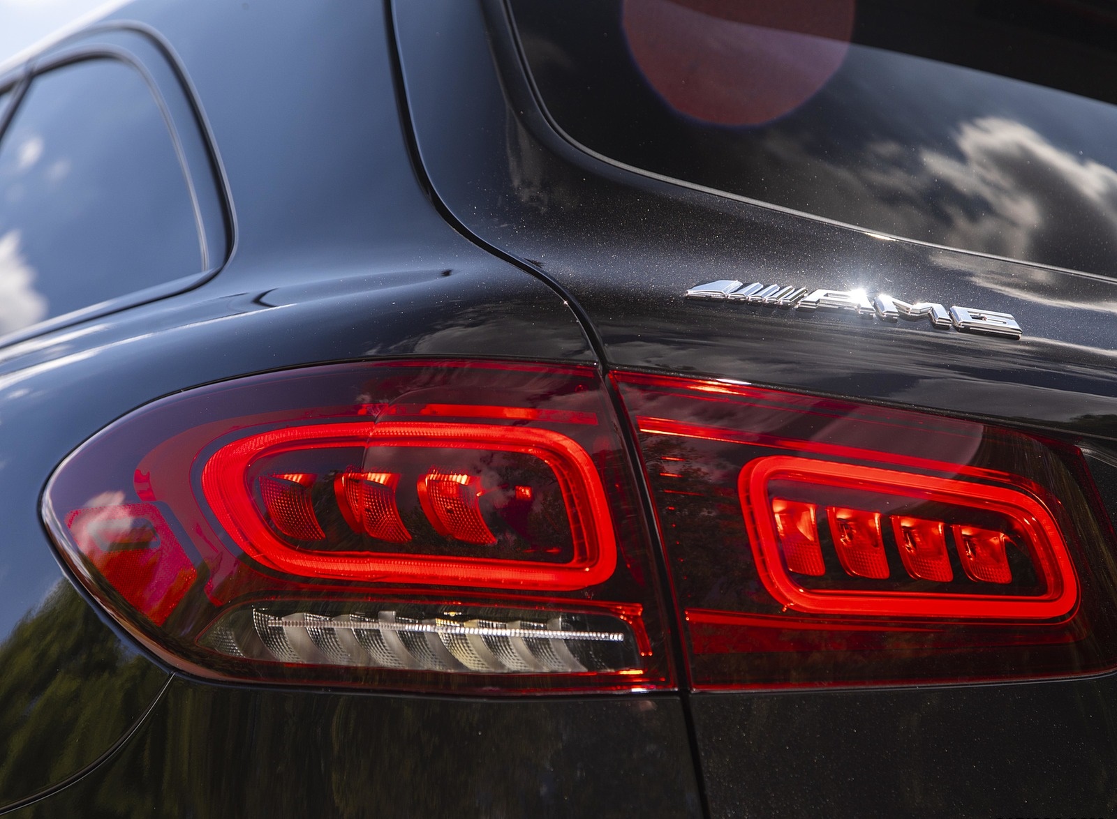 2020 Mercedes-AMG GLC 63 (US-Spec) Tail Light Wallpapers #28 of 102