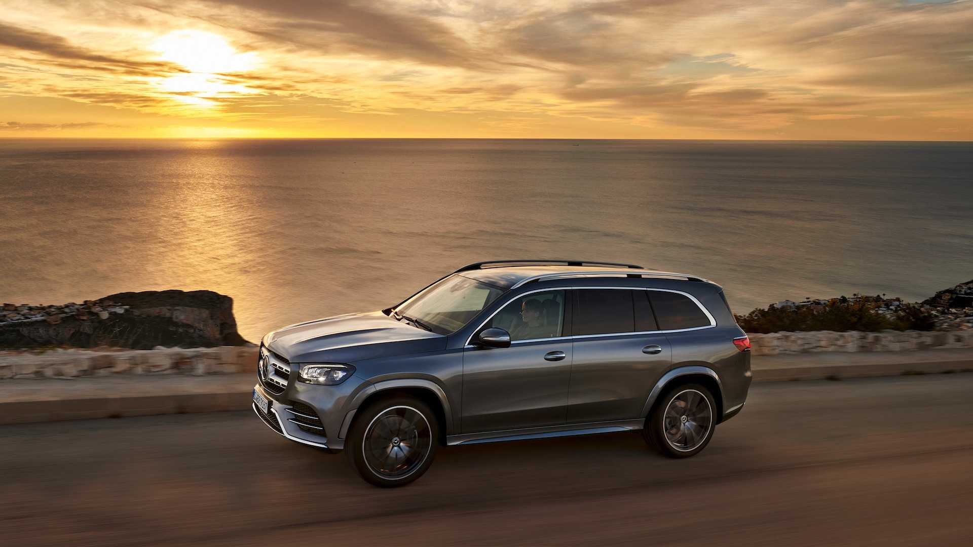 2020 Mercedes-Benz GLS AMG Line (Color: Designo Selenite Grey Metallic) Front Three-Quarter Wallpapers #3 of 95