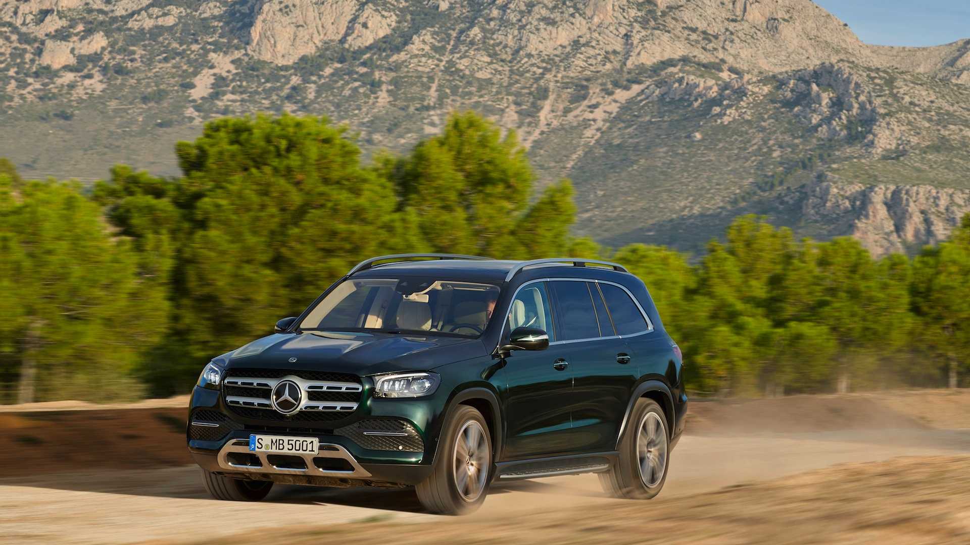 2020 Mercedes-Benz GLS (Color: Emerald Green) Front Three-Quarter Wallpapers #63 of 95