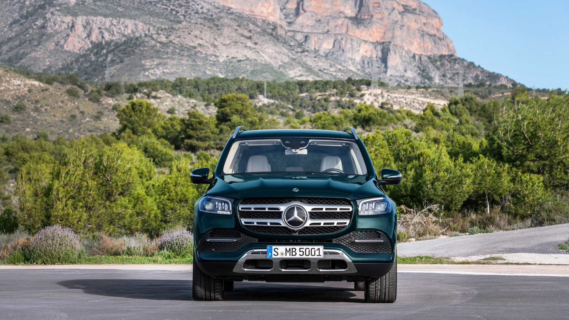 2020 Mercedes-Benz GLS (Color: Emerald Green) Front Wallpapers #51 of 95