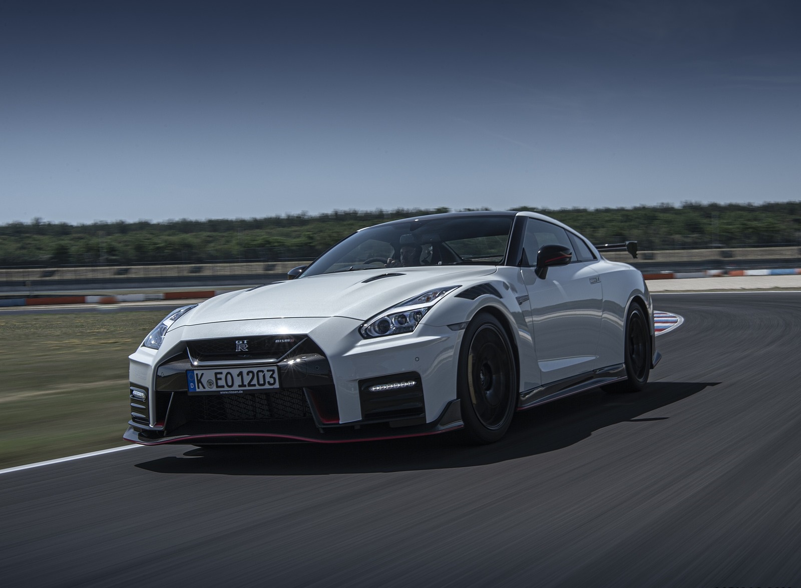 2020 Nissan GT-R NISMO Front Three-Quarter Wallpapers #12 of 118