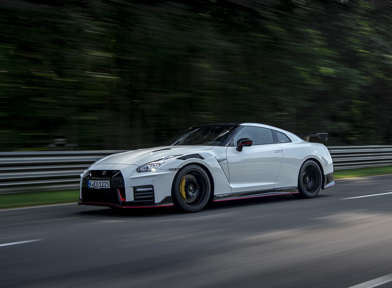 2020 Nissan GT-R NISMO Front Three-Quarter Wallpapers #14 of 118