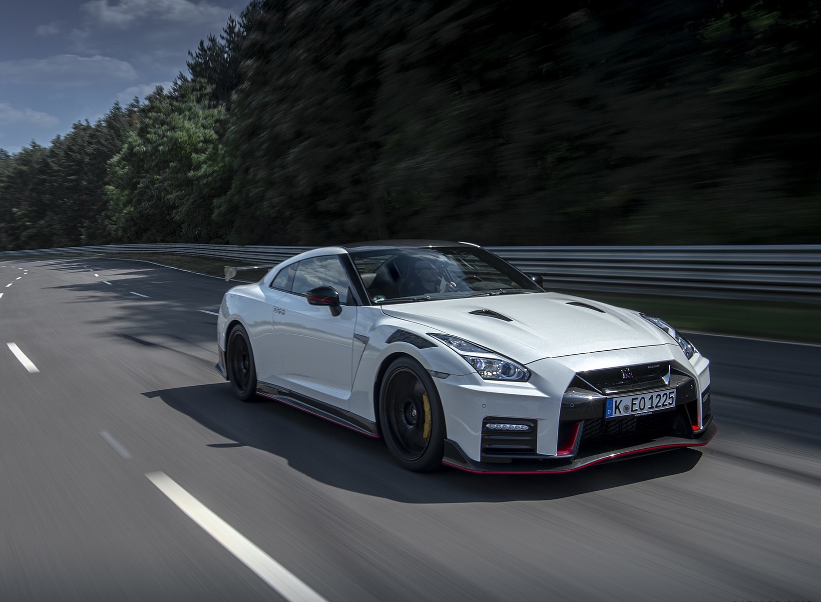 2020 Nissan GT-R NISMO Front Three-Quarter Wallpapers #16 of 118