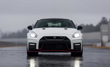 2020 Nissan GT-R NISMO Front Wallpapers 450x275 (69)