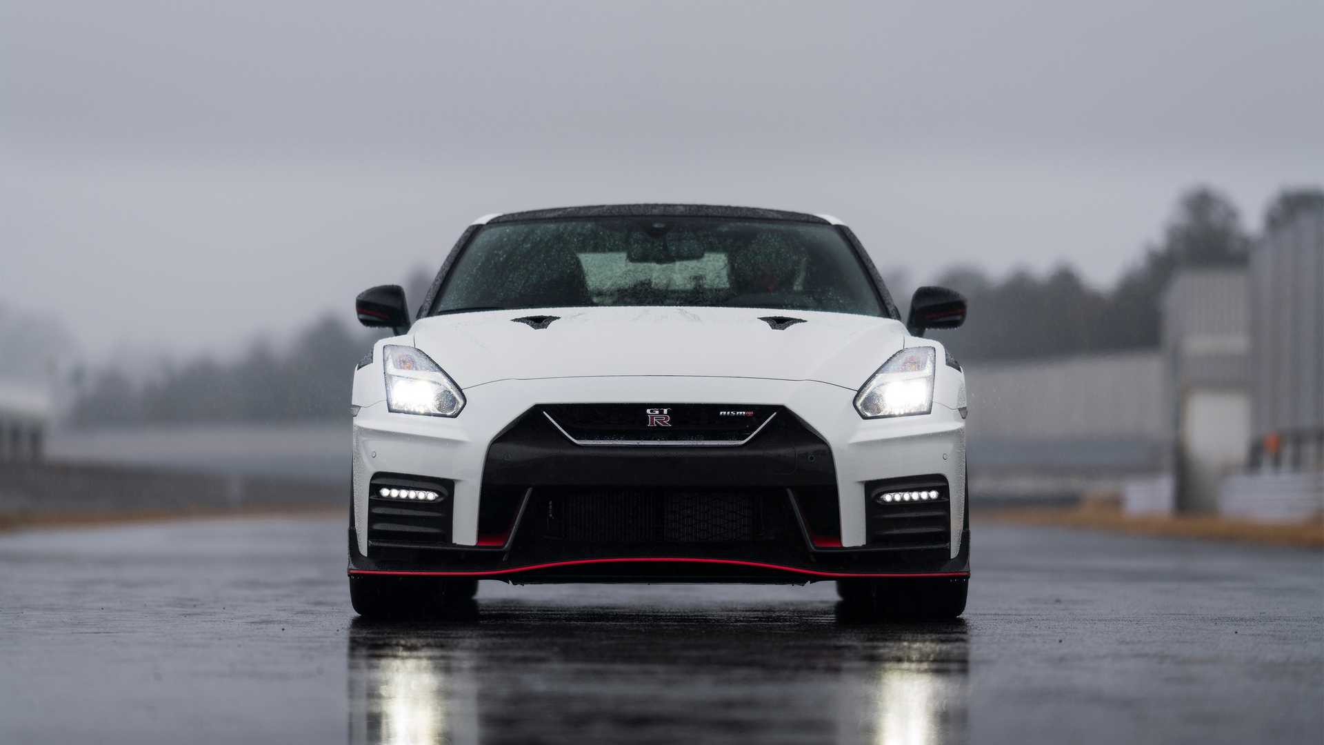 2020 Nissan GT-R NISMO Front Wallpapers #69 of 118