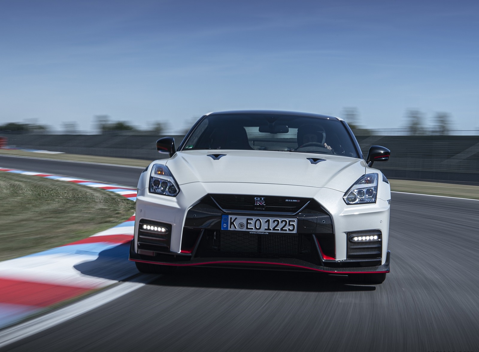 2020 Nissan GT-R NISMO Front Wallpapers #20 of 118