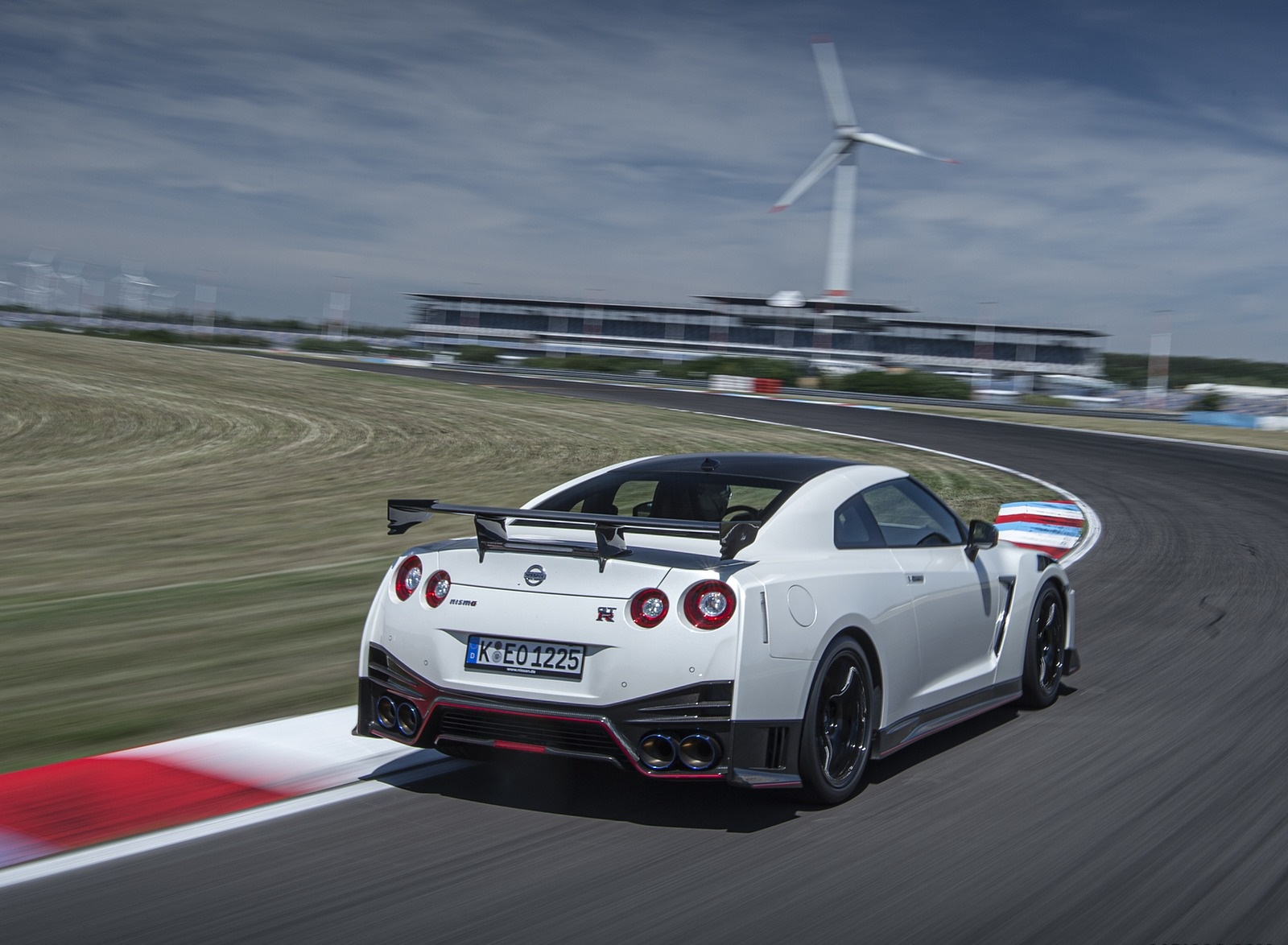 2020 Nissan GT-R NISMO Rear Three-Quarter Wallpapers #21 of 118