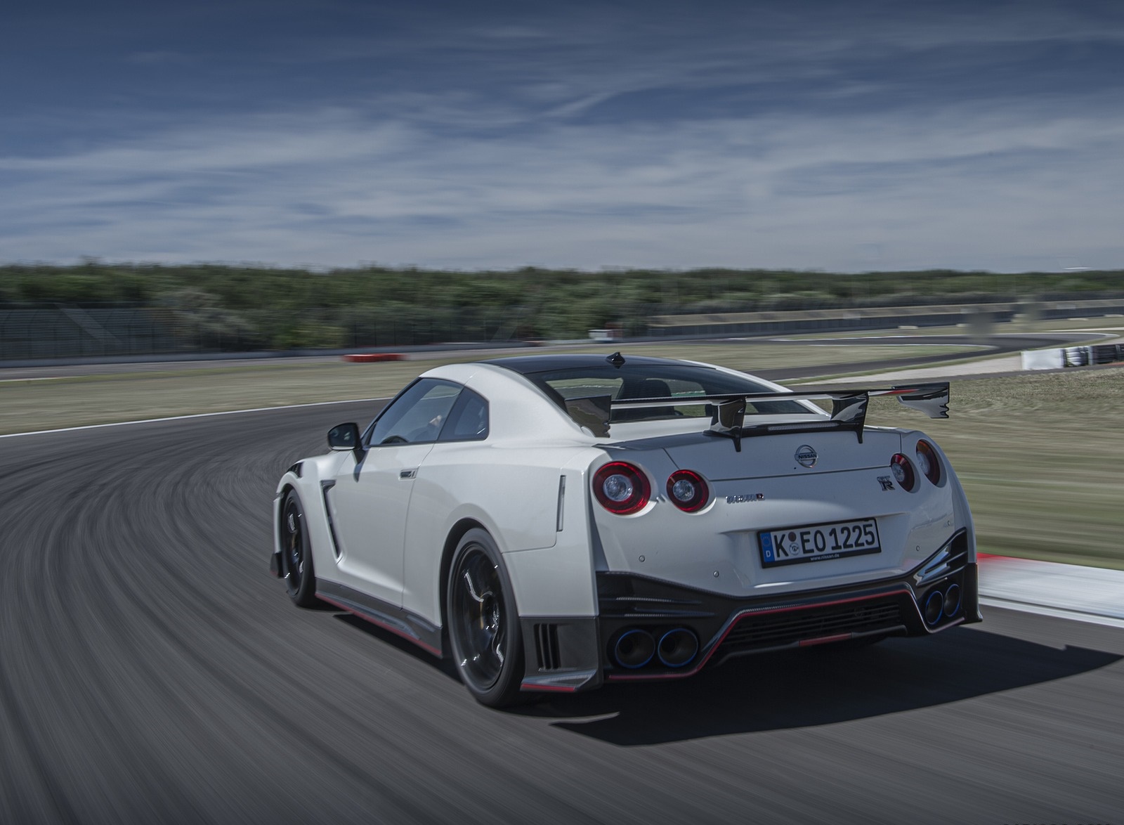 2020 Nissan GT-R NISMO Rear Three-Quarter Wallpapers #22 of 118