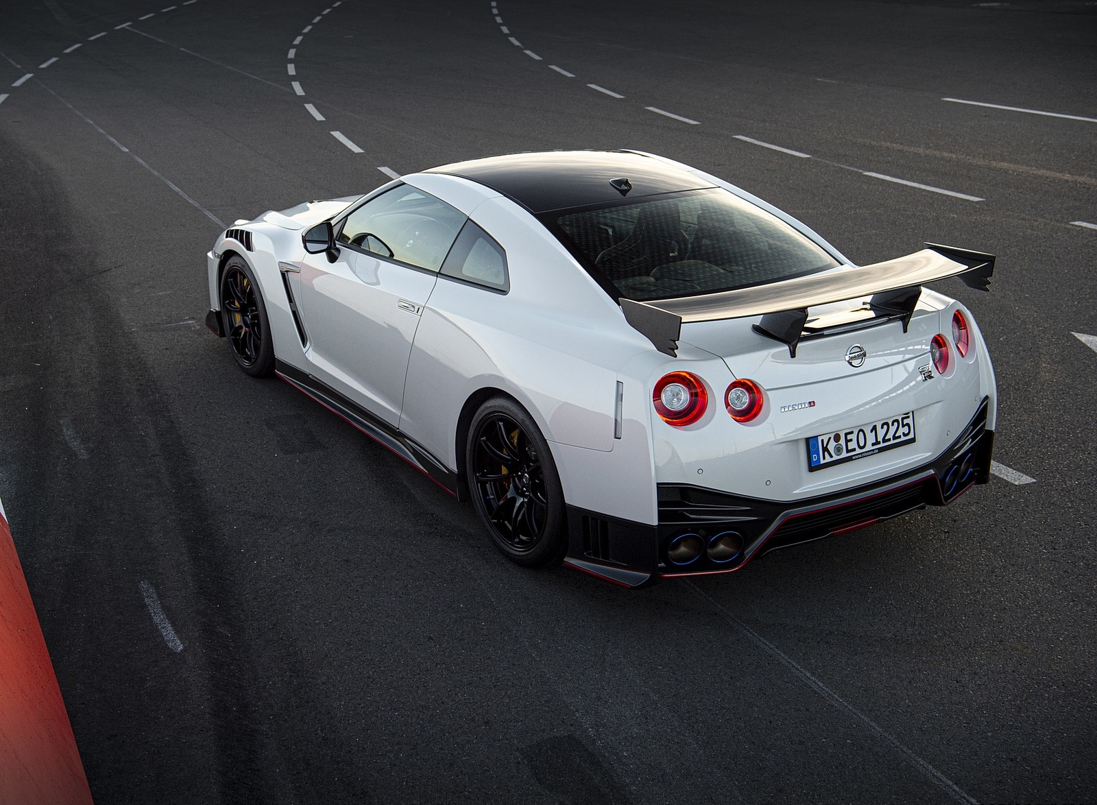 2020 Nissan GT-R NISMO Rear Three-Quarter Wallpapers #31 of 118