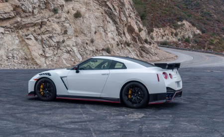 2020 Nissan GT-R NISMO Side Wallpapers 450x275 (102)