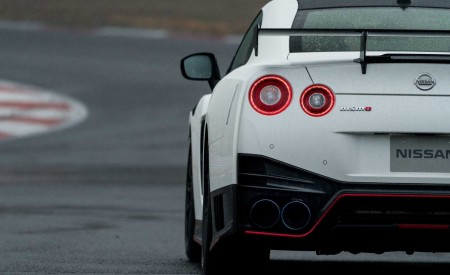 2020 Nissan GT-R NISMO Tail Light Wallpapers 450x275 (74)