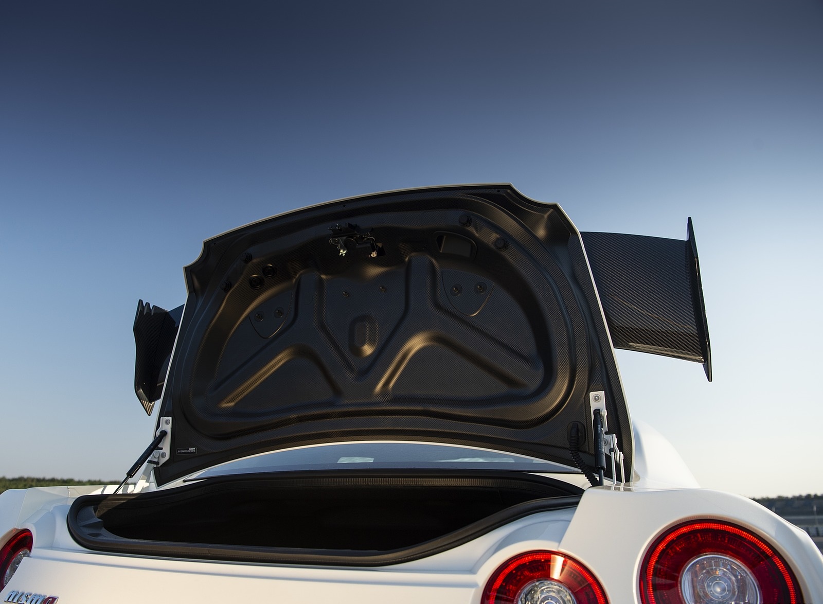 2020 Nissan GT-R NISMO Trunk Wallpapers #46 of 118
