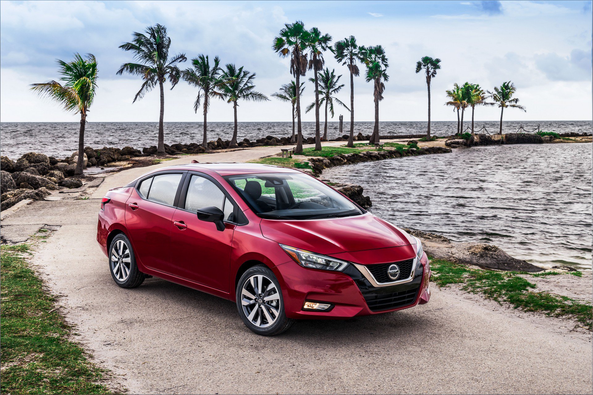 2020 Nissan Versa Front Three-Quarter Wallpapers #47 of 82