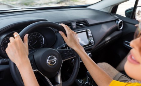 2020 Nissan Versa Interior Steering Wheel Wallpapers 450x275 (79)