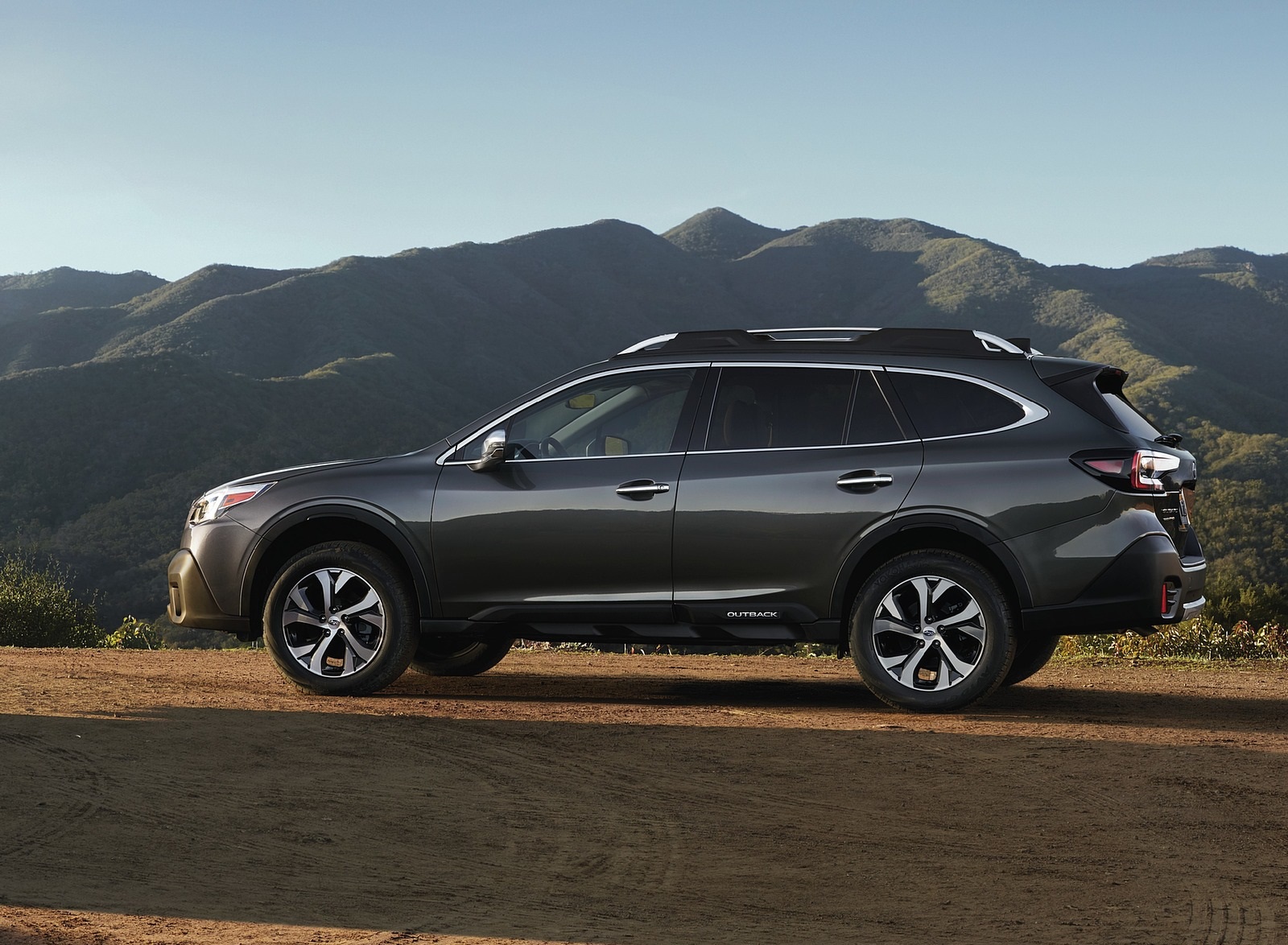 2020 Subaru Outback Side Wallpapers #16 of 23