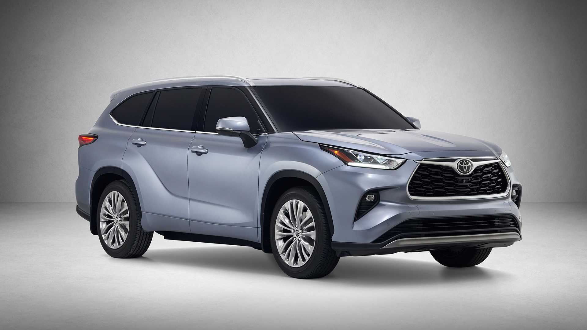 2020 Toyota Highlander Front Three-Quarter Wallpapers (2)