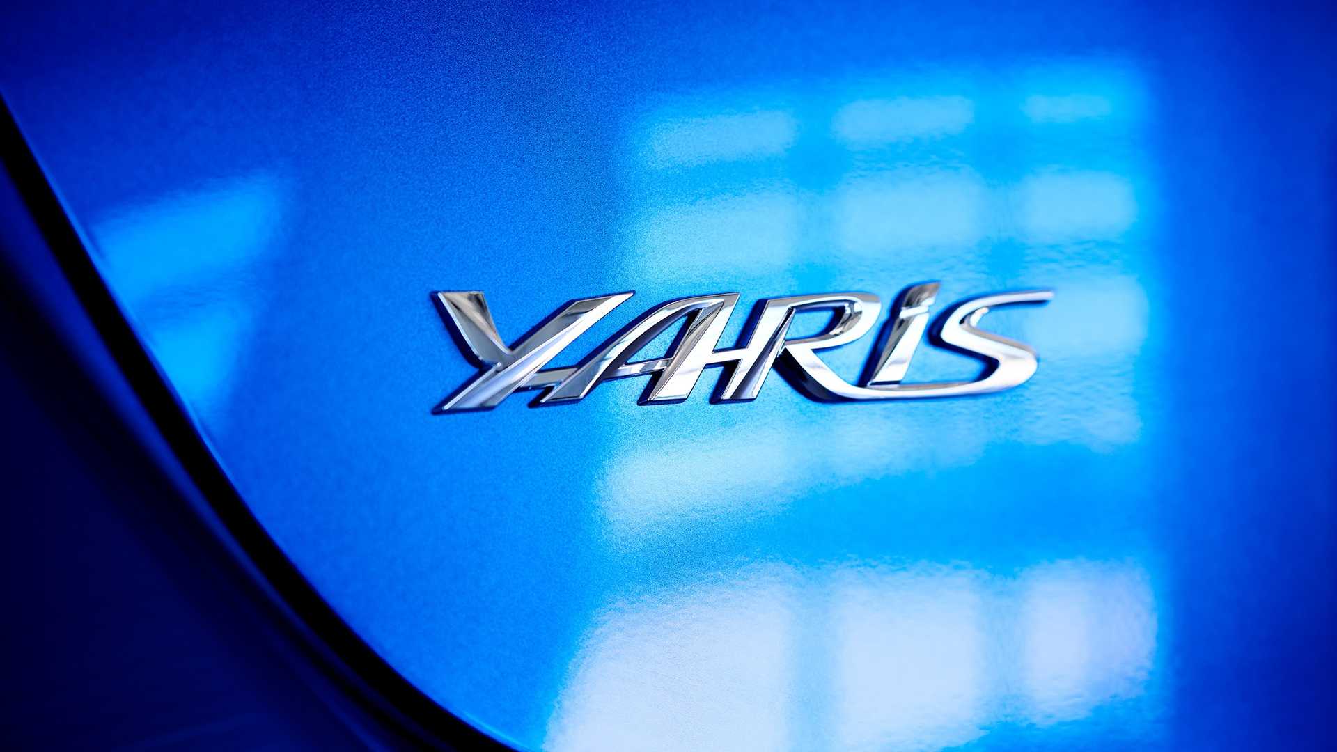 2020 Toyota Yaris Hatchback Badge Wallpapers (5)