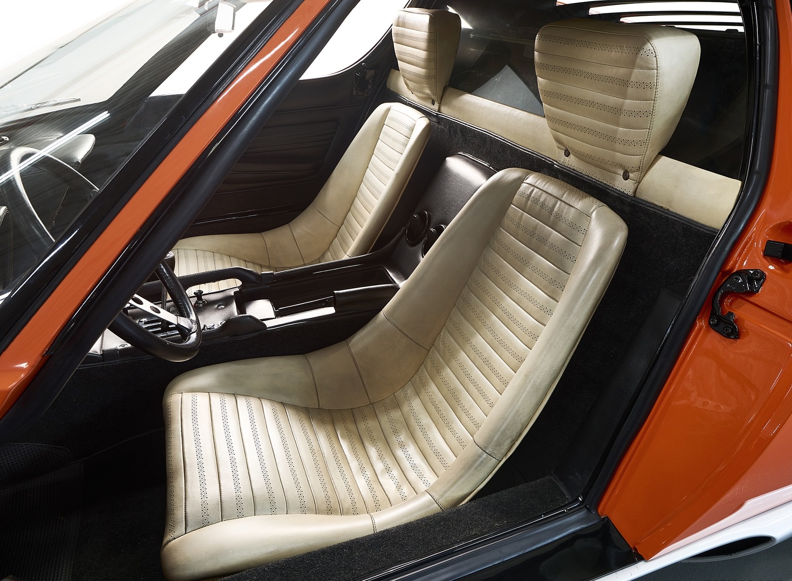 1969 Lamborghini Miura P400 Interior Seats Wallpapers #7 of 8