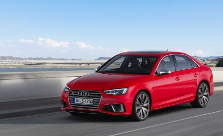 2019 Audi S4 Sedan TDI (Color: Misano Red) Front Three-Quarter Wallpapers 450x275 (25)