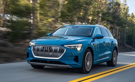 2019 Audi e-tron (US-Spec) Front Three-Quarter Wallpapers 450x275 (1)