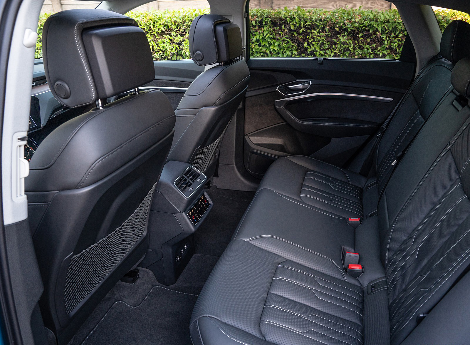 2019 Audi e-tron (US-Spec) Interior Rear Seats Wallpapers #52 of 54