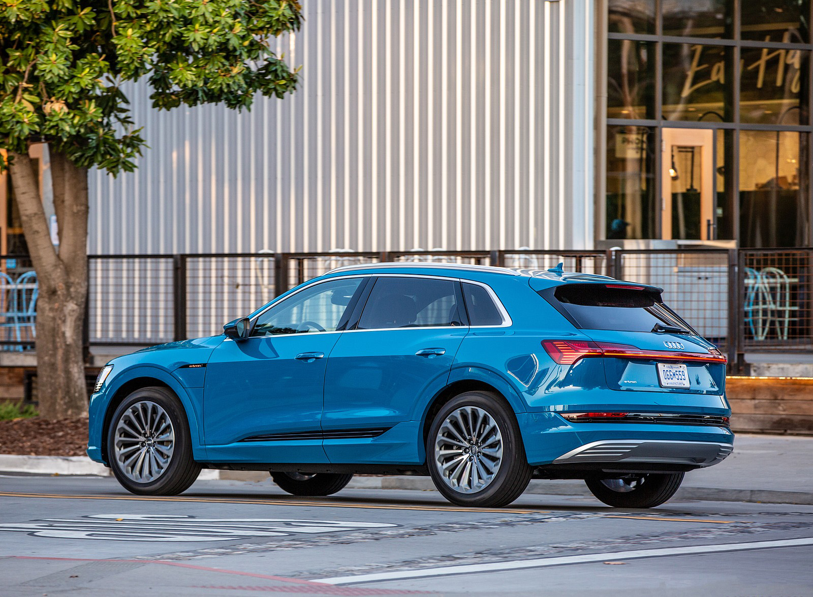2019 Audi e-tron (US-Spec) Rear Three-Quarter Wallpapers #19 of 54