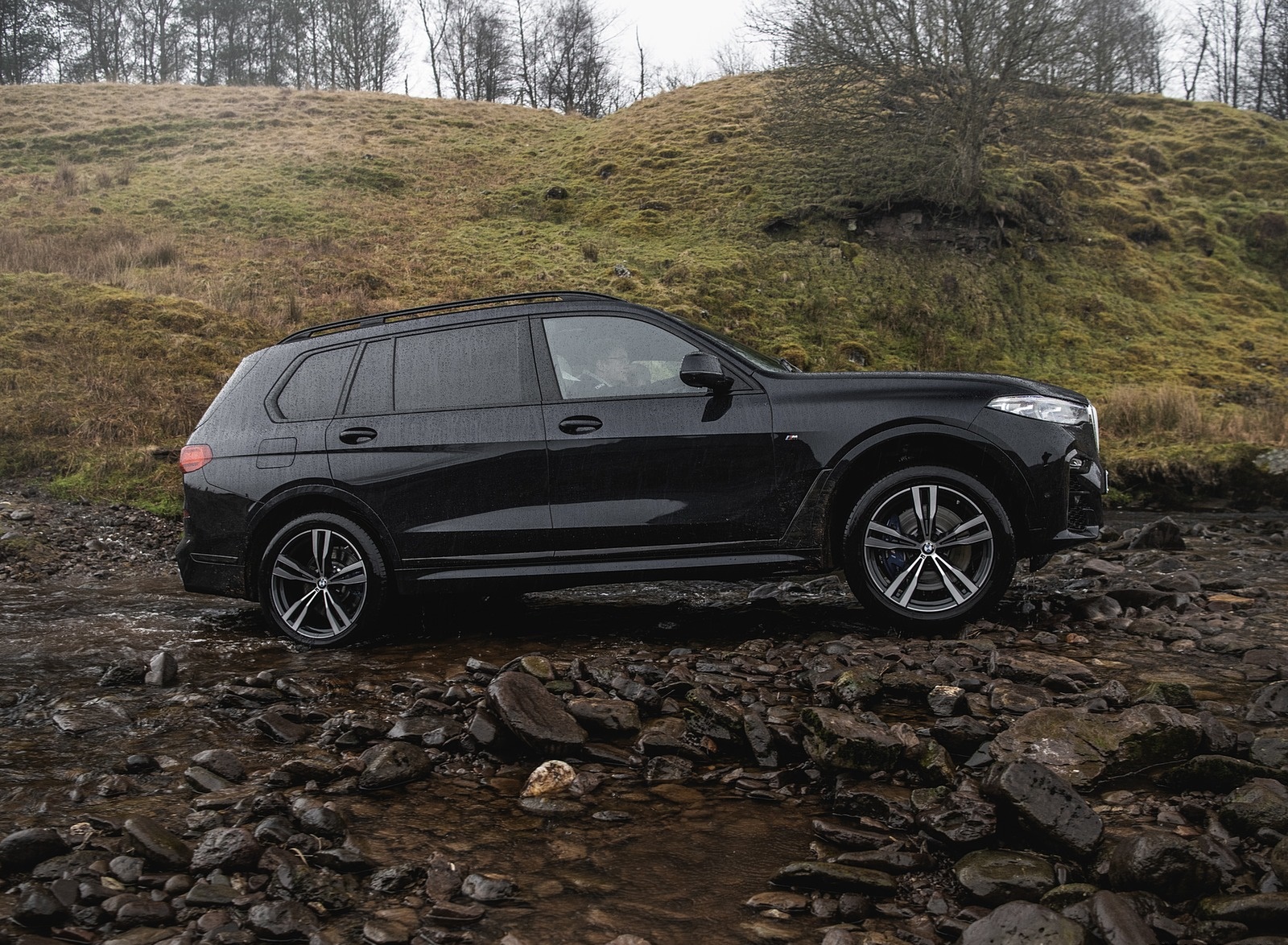 2019 BMW X7 30d (UK-Spec) Side Wallpapers #81 of 103