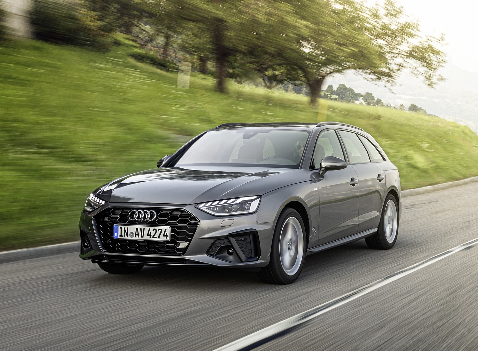 2020 Audi A4 Avant (Color: Terra Gray) Front Three-Quarter Wallpapers (3)