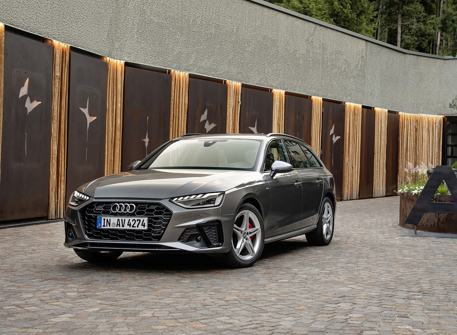 2020 Audi A4 Avant (Color: Terra Gray) Front Three-Quarter Wallpapers (10)