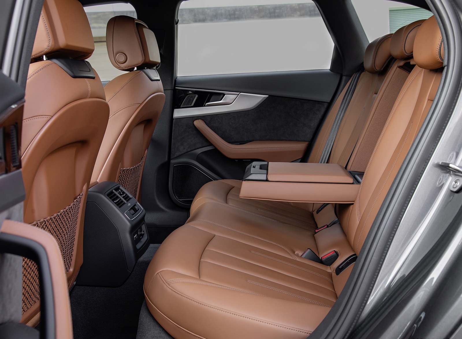 2020 Audi A4 Avant Interior Rear Seats Wallpapers #17 of 61