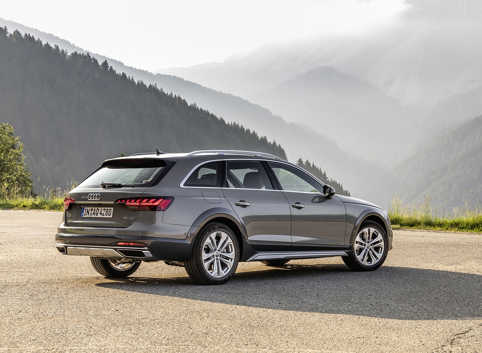 2020 Audi A4 allroad (Color: Quantum Gray) Rear Three-Quarter Wallpapers #16 of 32