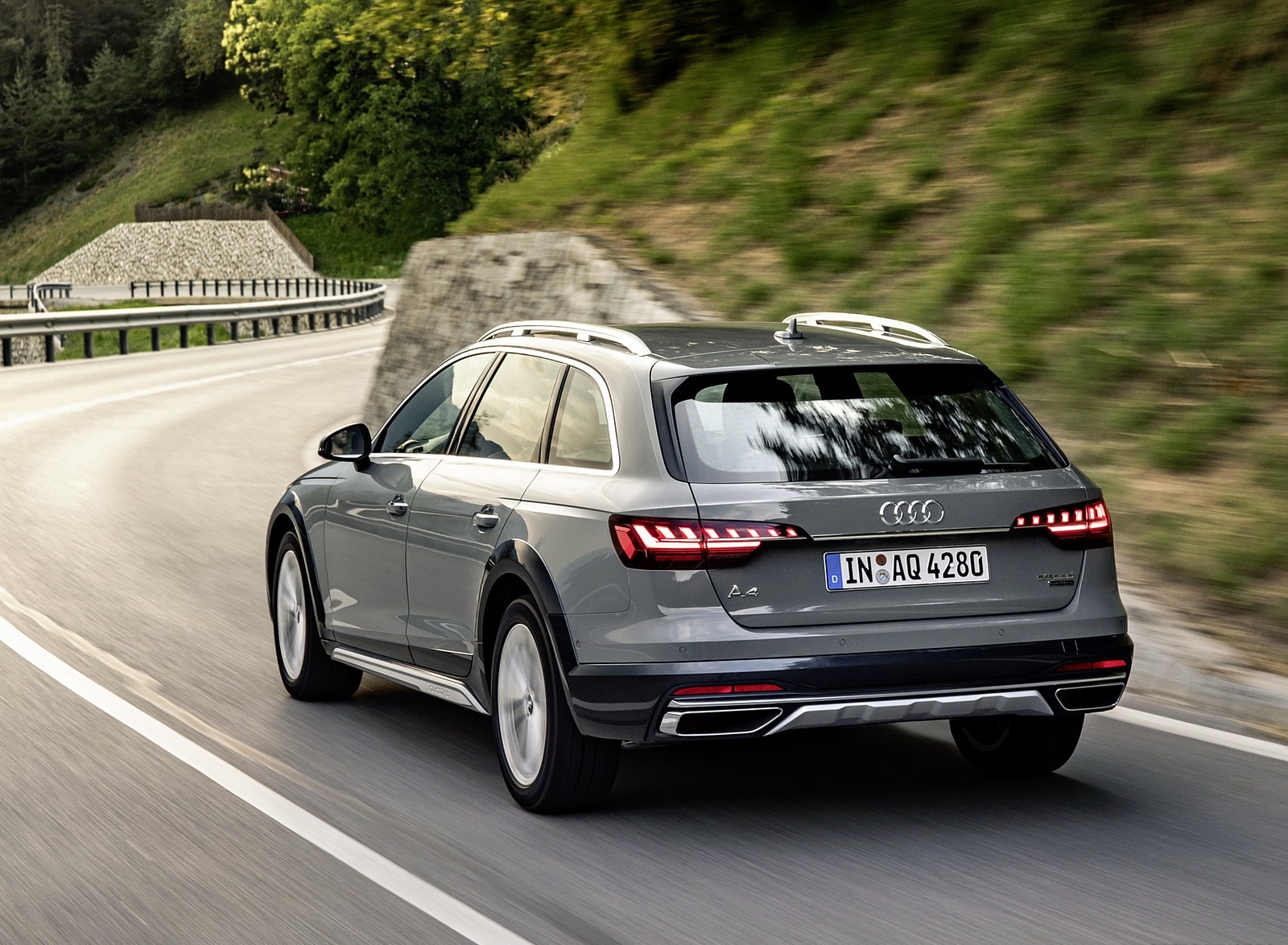 2020 Audi A4 allroad (Color: Quantum Gray) Rear Three-Quarter Wallpapers #5 of 32