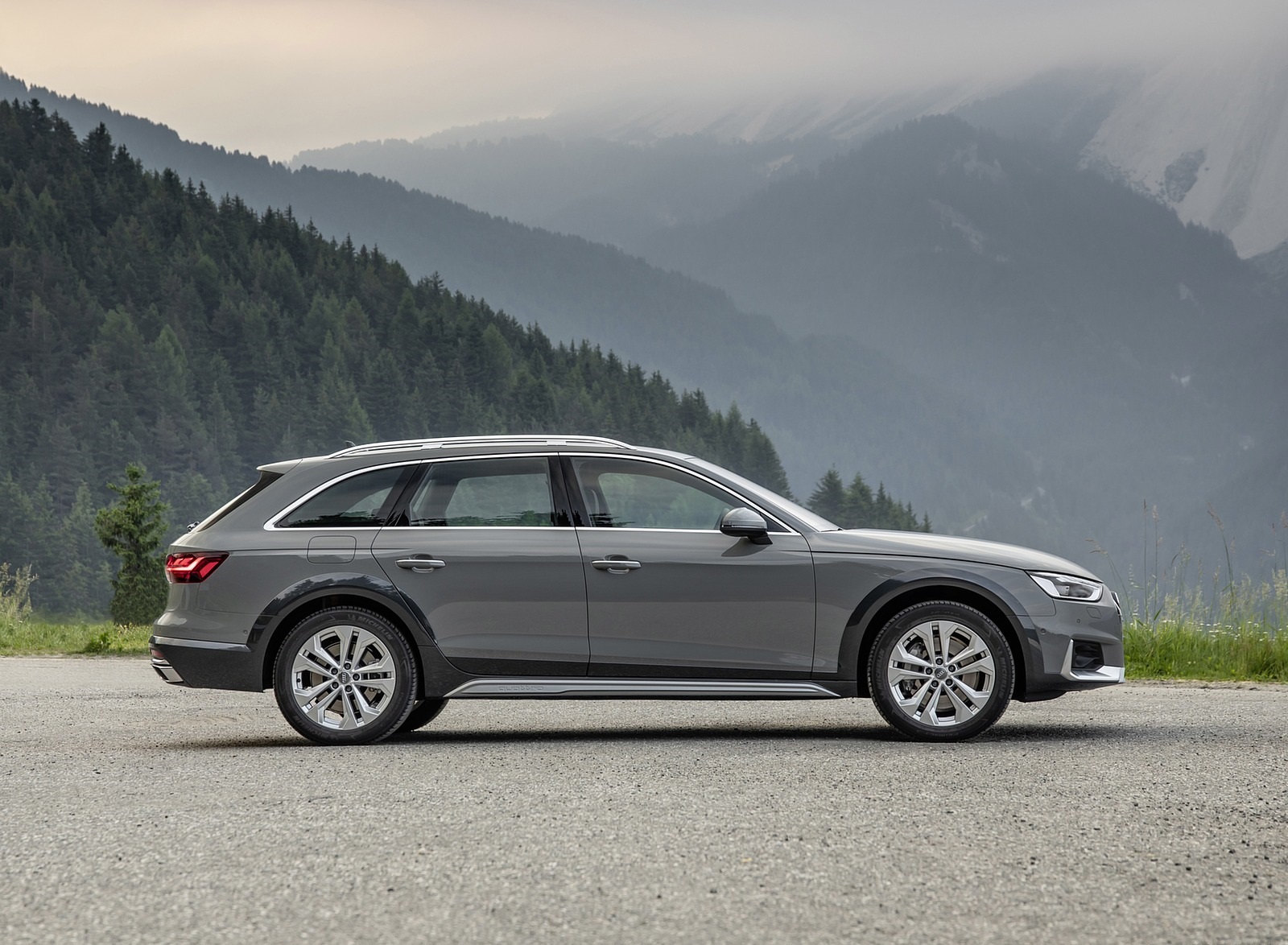 2020 Audi A4 allroad (Color: Quantum Gray) Side Wallpapers #19 of 32