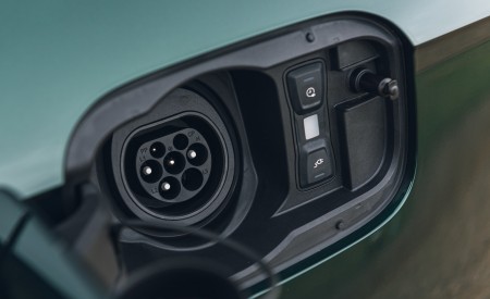 2020 Audi Q5 55 TFSI e Plug-In Hybrid Charging Port Wallpapers 450x275 (118)