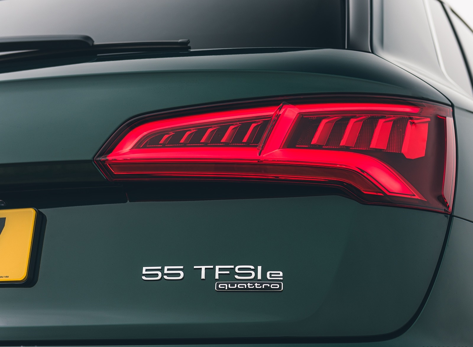 2020 Audi Q5 55 TFSI e Plug-In Hybrid Tail Light Wallpapers #107 of 154