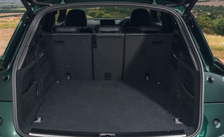 2020 Audi Q5 55 TFSI e Plug-In Hybrid Trunk Wallpapers 450x275 (134)