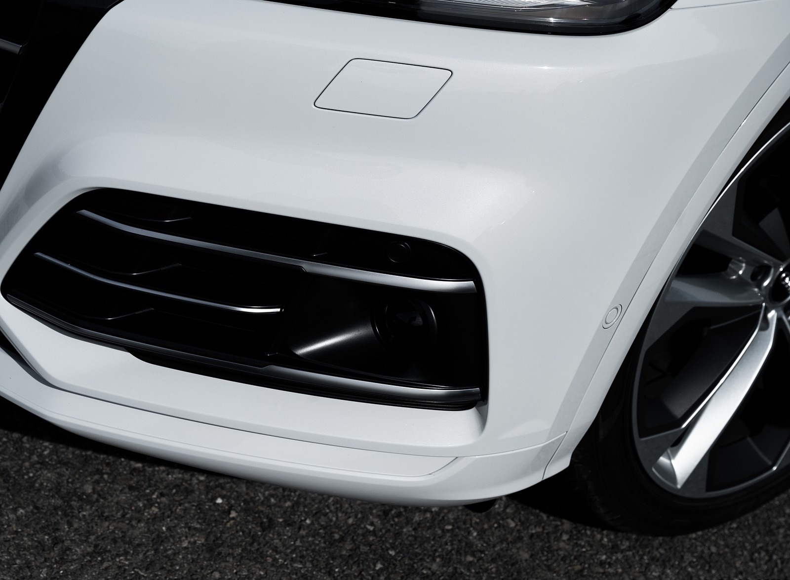 2020 Audi Q5 TFSI e Plug-In Hybrid (Color: Glacier White) Detail Wallpapers #40 of 154