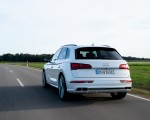 2020 Audi Q5 TFSI e Plug-In Hybrid (Color: Glacier White) Rear Three-Quarter Wallpapers 150x120 (18)
